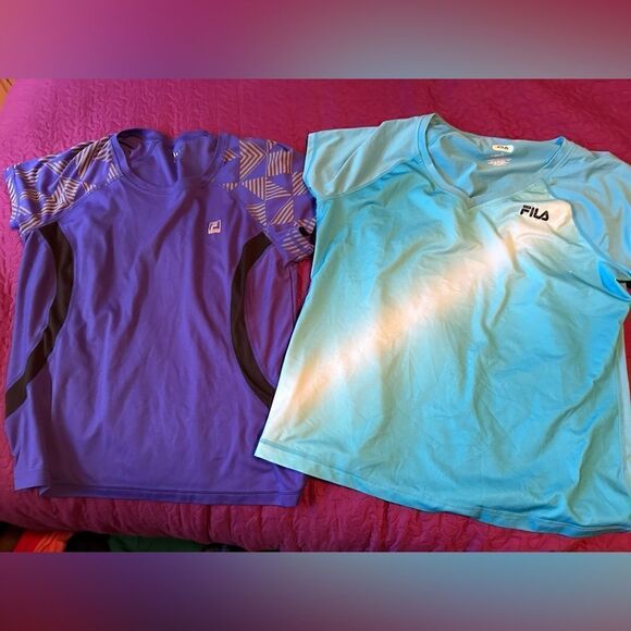 Set of 2- running shirts - one has a small snag -XL - Picture 1 of 5